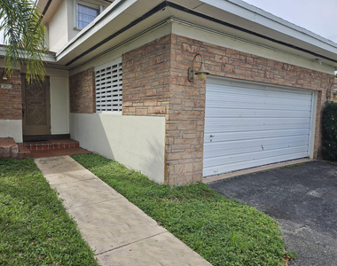 703 Nw 6th Street - Photo Thumbnail 1