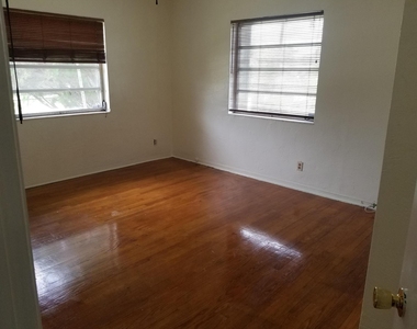 703 Nw 6th Street - Photo Thumbnail 5