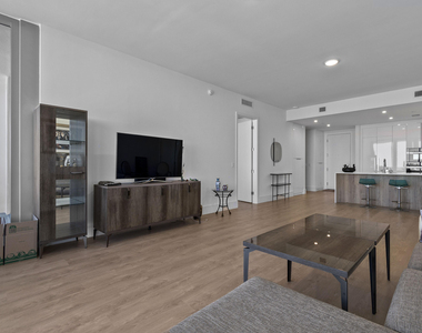 220 Lake Shore Drive - Photo Thumbnail 5