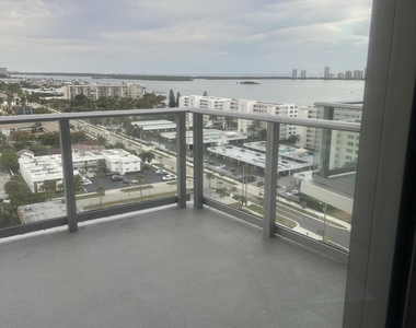 220 Lake Shore Drive - Photo Thumbnail 2