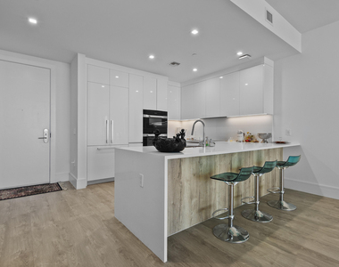 220 Lake Shore Drive - Photo Thumbnail 1