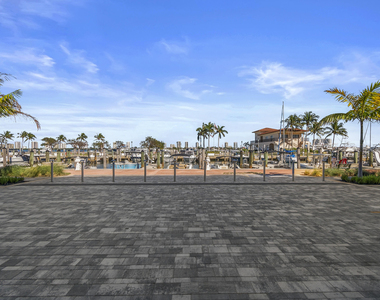 220 Lake Shore Drive - Photo Thumbnail 38