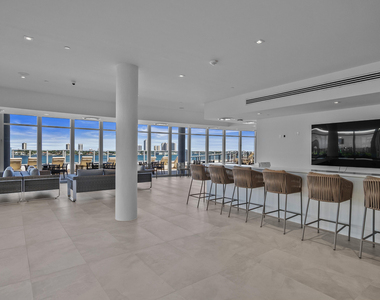 220 Lake Shore Drive - Photo Thumbnail 18