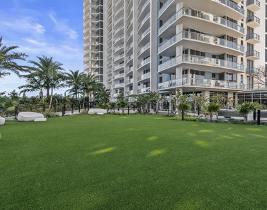 220 Lake Shore Drive - Photo Thumbnail 17