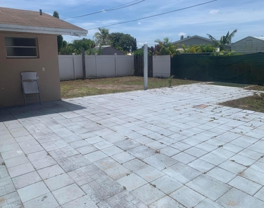 9640 Sw 1st Place - Photo Thumbnail 12