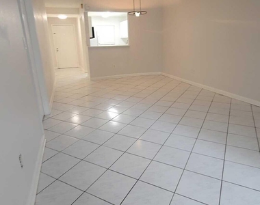 4111 Stirling Road - Photo Thumbnail 4