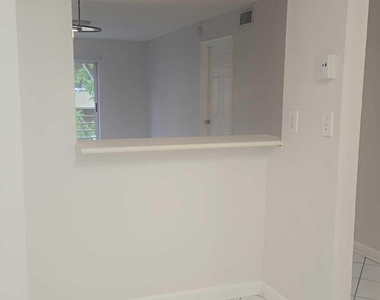 4111 Stirling Road - Photo Thumbnail 7