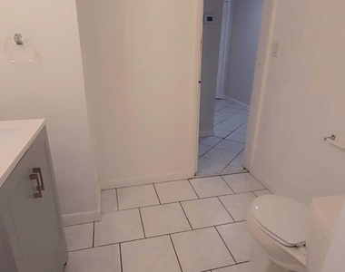 4111 Stirling Road - Photo Thumbnail 11