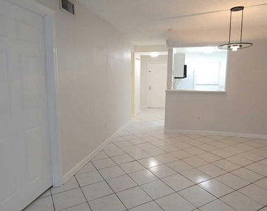 4111 Stirling Road - Photo Thumbnail 3