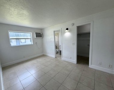 2119 Davie Boulevard - Photo Thumbnail 5