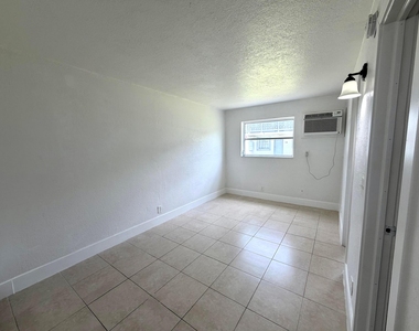 2119 Davie Boulevard - Photo Thumbnail 4