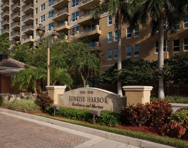 1030 Seminole Drive - Photo Thumbnail 6