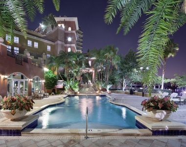 1030 Seminole Drive - Photo Thumbnail 2