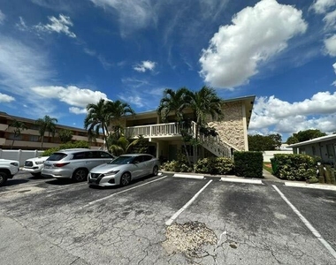 4731 Ne 21st Terrace - Photo Thumbnail 16