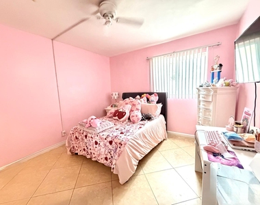 4731 Ne 21st Terrace - Photo Thumbnail 11