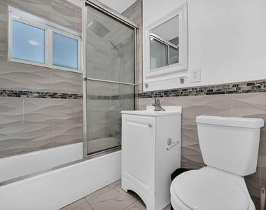 2933 Ne 12th Terrace - Photo Thumbnail 5