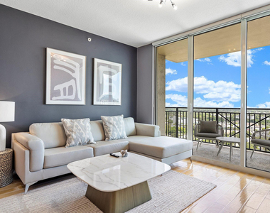 610 W Las Olas Boulevard - Photo Thumbnail 6