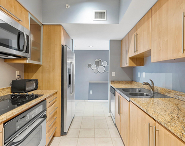 610 W Las Olas Boulevard - Photo Thumbnail 9