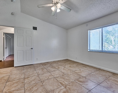57 Peachtree Place - Photo Thumbnail 37