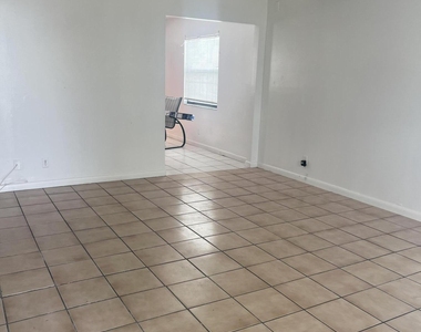 57 Peachtree Place - Photo Thumbnail 1