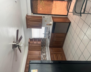 57 Peachtree Place - Photo Thumbnail 3