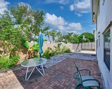 57 Peachtree Place - Photo Thumbnail 9