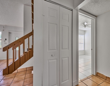 57 Peachtree Place - Photo Thumbnail 22