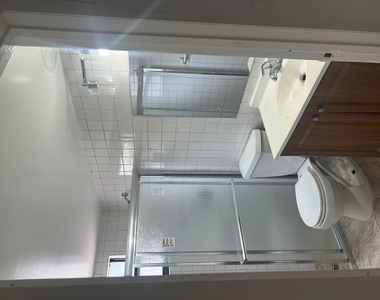 57 Peachtree Place - Photo Thumbnail 4