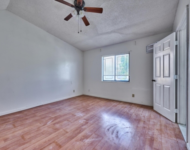 57 Peachtree Place - Photo Thumbnail 38