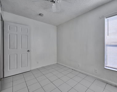 57 Peachtree Place - Photo Thumbnail 25