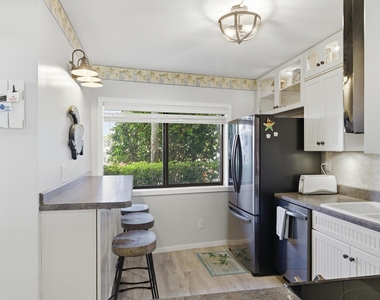 355 S Ocean Drive - Photo Thumbnail 5