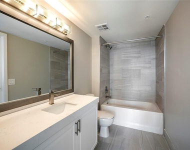 1030 Seminole Drive - Photo Thumbnail 8