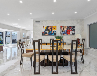207 Royal Palm Drive - Photo Thumbnail 18