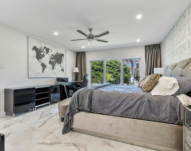 207 Royal Palm Drive - Photo Thumbnail 36