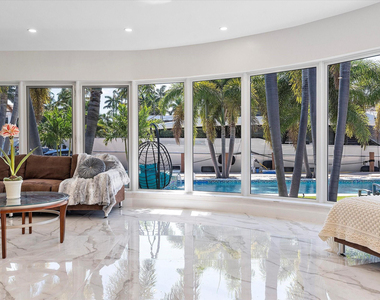 207 Royal Palm Drive - Photo Thumbnail 34
