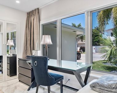 207 Royal Palm Drive - Photo Thumbnail 43
