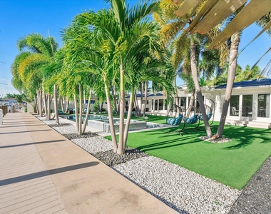 207 Royal Palm Drive - Photo Thumbnail 78