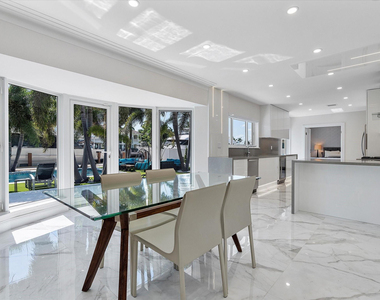 207 Royal Palm Drive - Photo Thumbnail 22