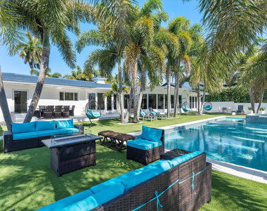 207 Royal Palm Drive - Photo Thumbnail 57