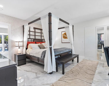 207 Royal Palm Drive - Photo Thumbnail 44