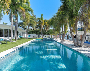 207 Royal Palm Drive - Photo Thumbnail 62