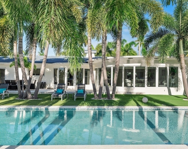 207 Royal Palm Drive - Photo Thumbnail 77