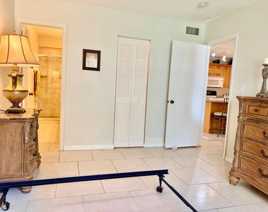 1560 Mckinley Street - Photo Thumbnail 13