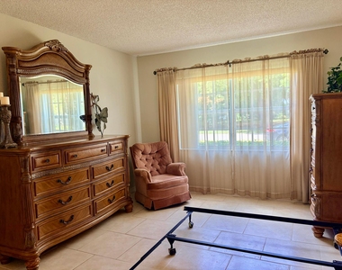 1560 Mckinley Street - Photo Thumbnail 12