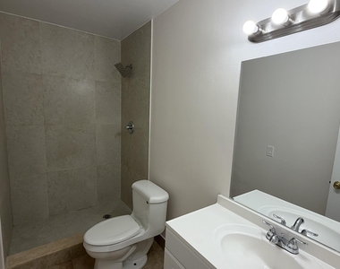 4061 Nw 9th Avenue - Photo Thumbnail 4