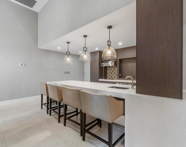 100 Se 5th Avenue - Photo Thumbnail 52