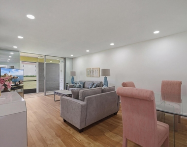 371 S Hollybrook Drive - Photo Thumbnail 8
