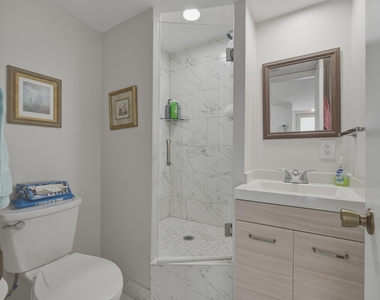 371 S Hollybrook Drive - Photo Thumbnail 5