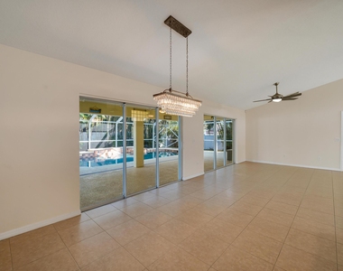 4209 Sw Mcclellen Street - Photo Thumbnail 5
