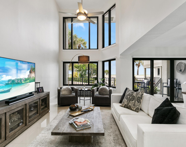 665 Se 21st Avenue - Photo Thumbnail 2